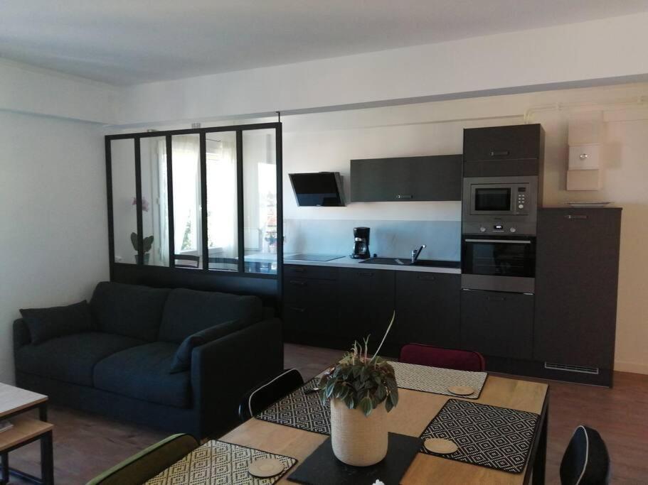 Bel Appartement Au Bord De L'Allier Classe 4* Vichy Exterior photo