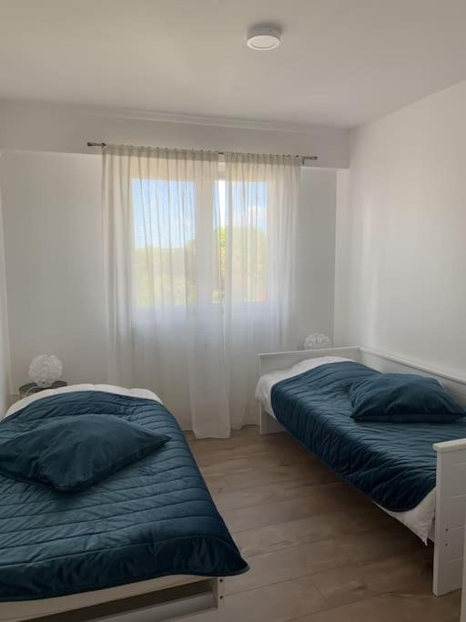 Bel Appartement Au Bord De L'Allier Classe 4* Vichy Exterior photo